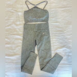 Gymshark Adapt Sports Bra and Leggings Set - Sage Green - Size Small